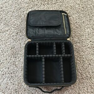 Make up accessory case